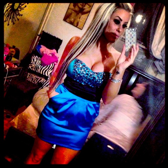 AMAZING SIZE M BEBE DRESS HIGH QUALITY DRESS